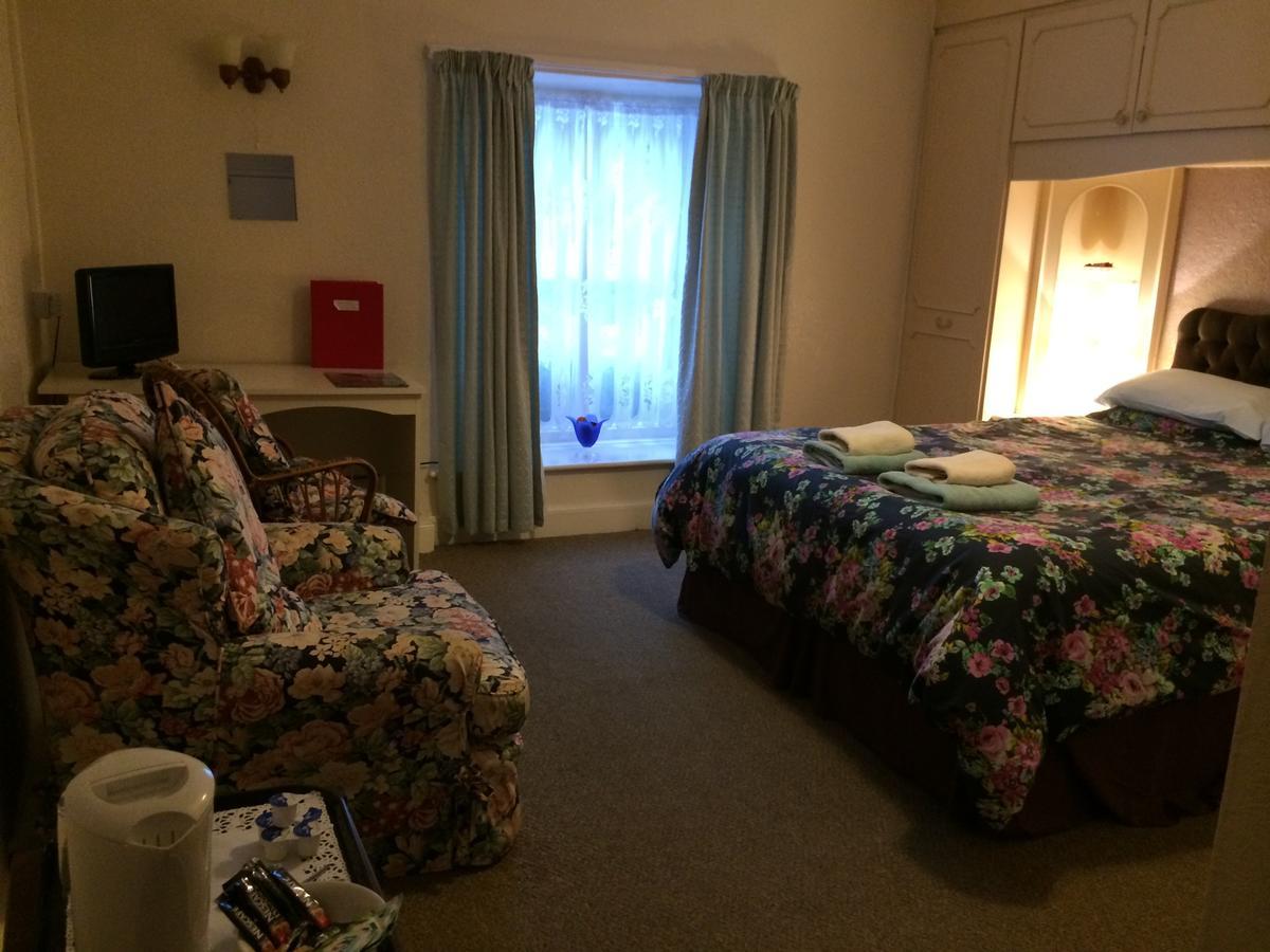 The Crown Hotel Horton in Ribblesdale Room photo